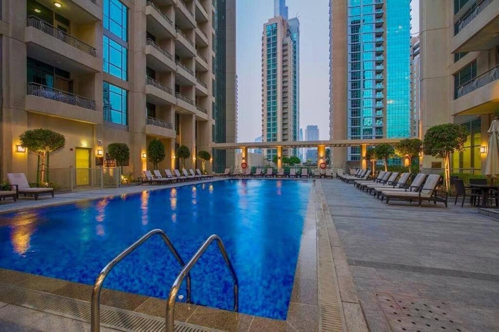 First Class Studio Premium And Stylish Dubai Exterior photo