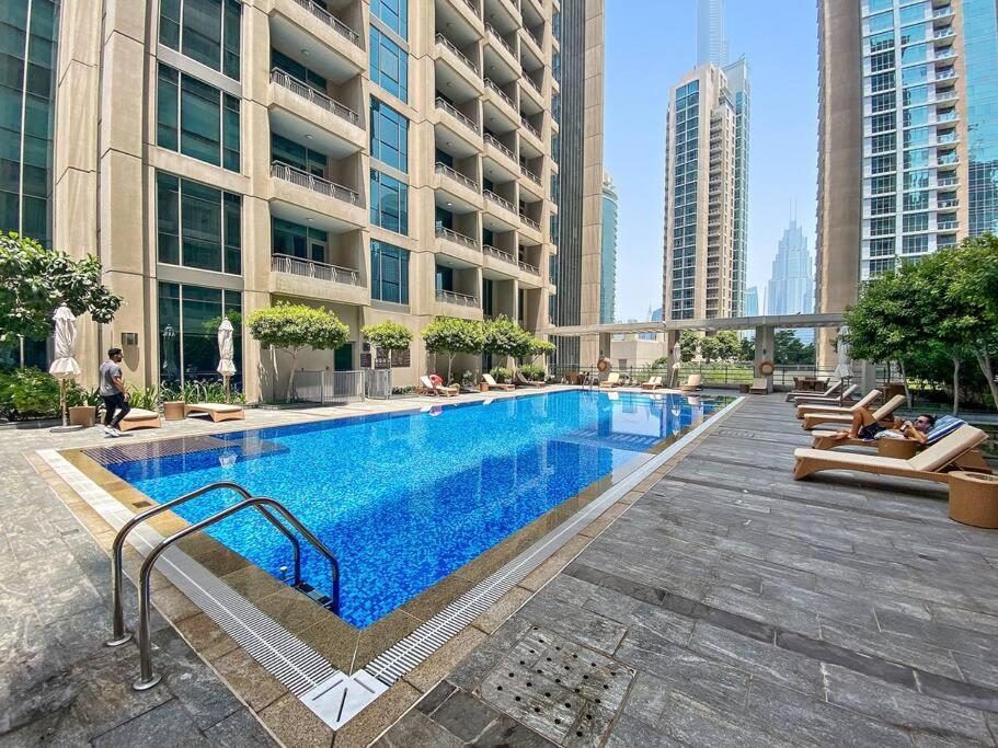 First Class Studio Premium And Stylish Dubai Exterior photo