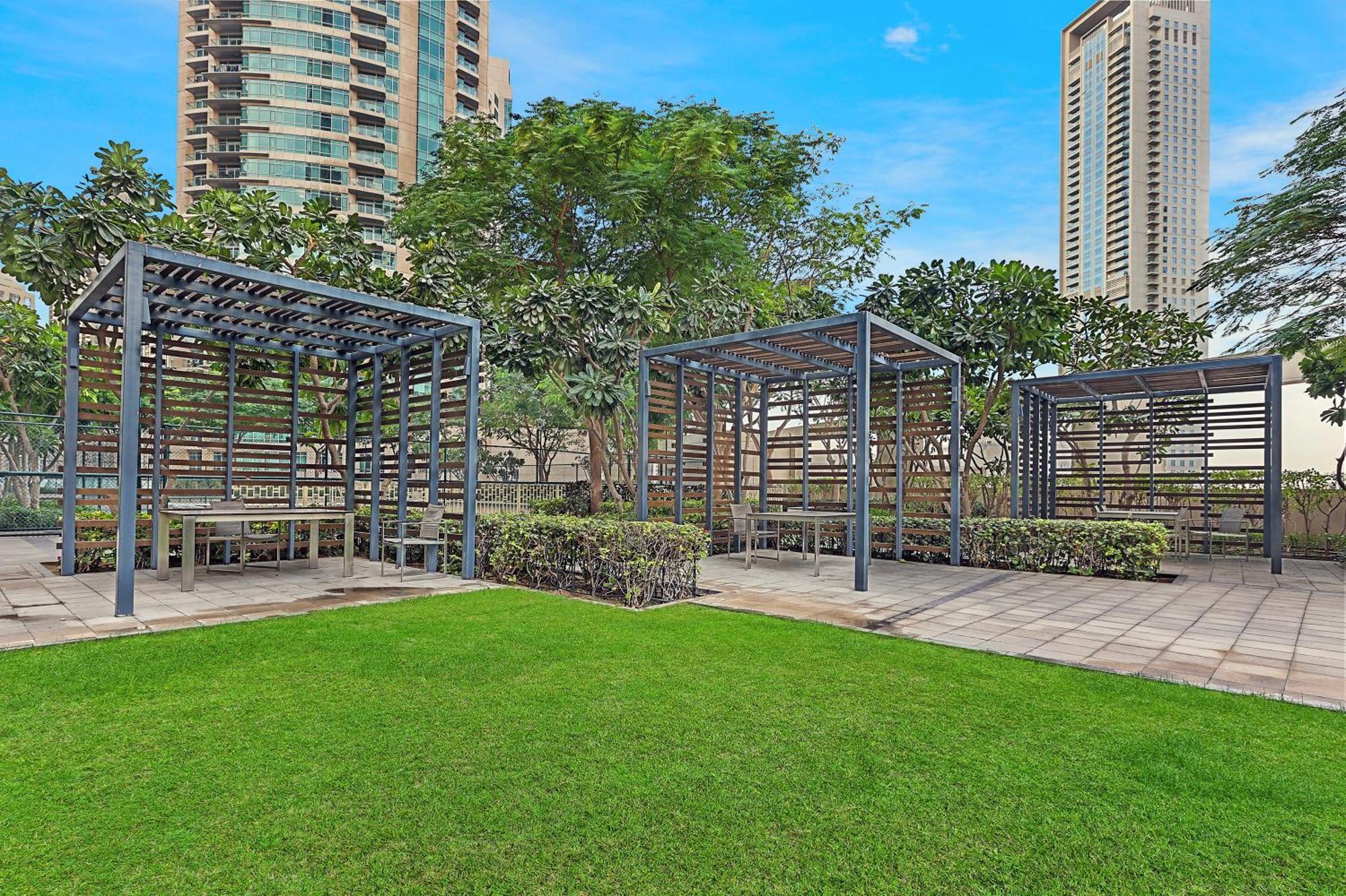 First Class Studio Premium And Stylish Dubai Exterior photo