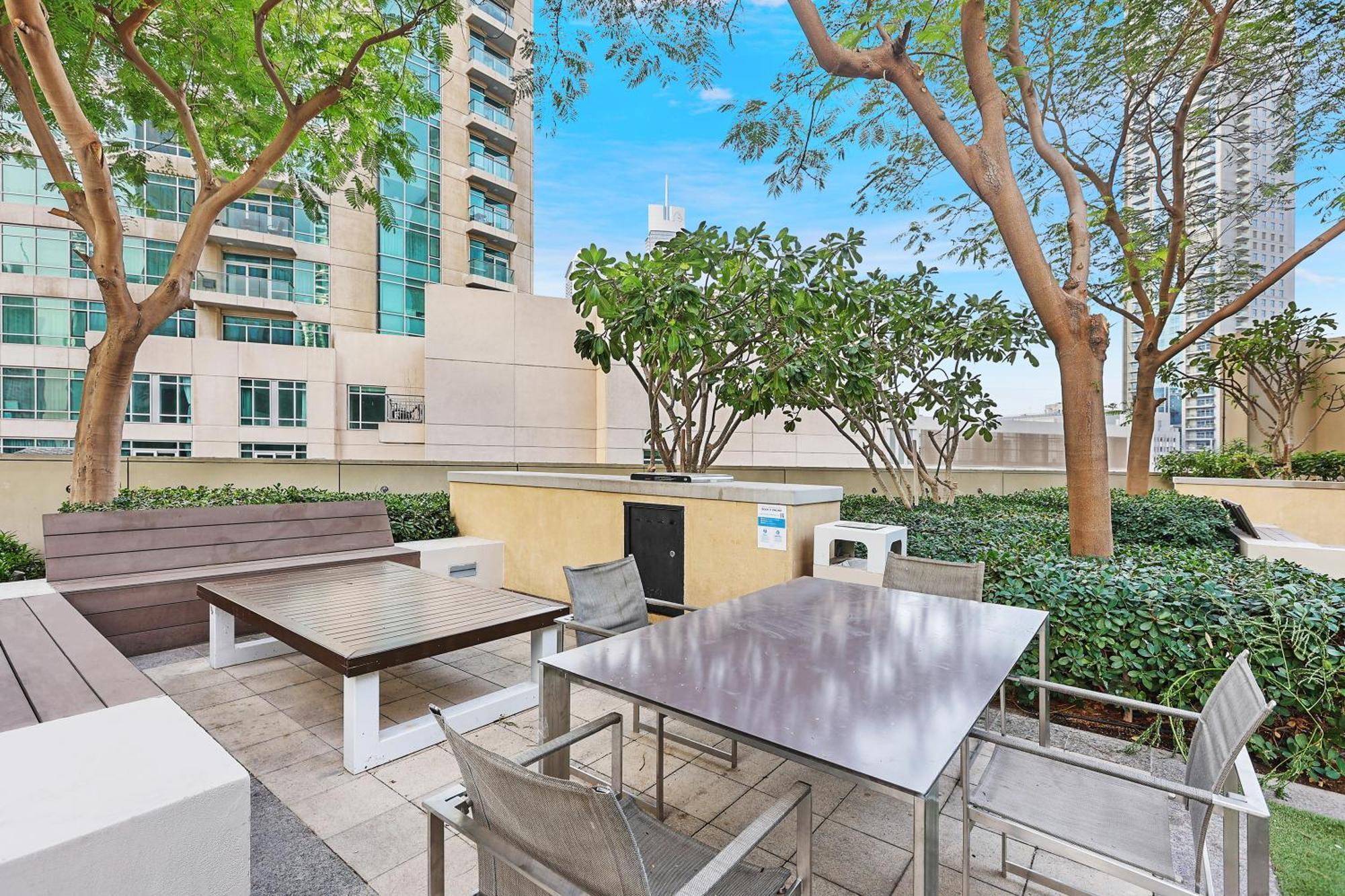 First Class Studio Premium And Stylish Dubai Exterior photo